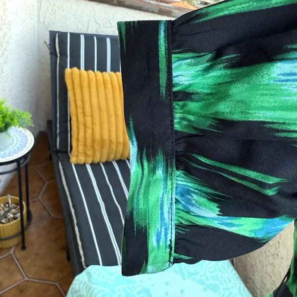 Scoop Black And Green Dress - Picture 6 of 16